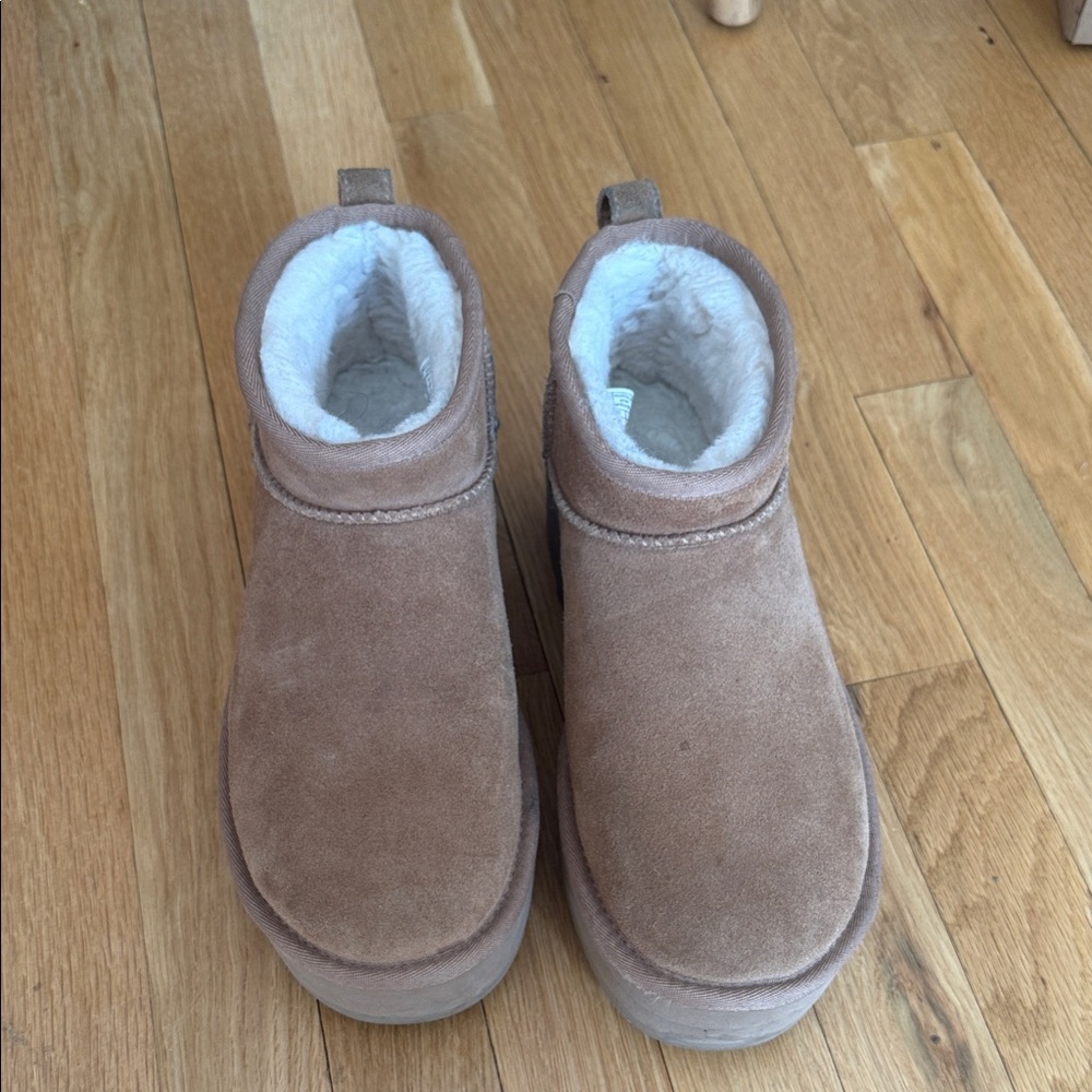 UGG mini platform boots - image 1